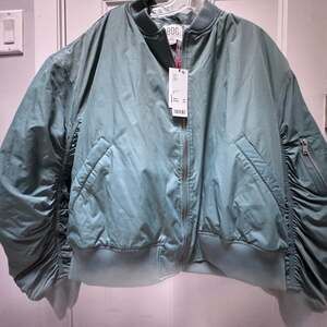 Urban Outfitters BDG Charlie Barrel Sleeve OVERSIZED Bomber Jacket - XS -NWT